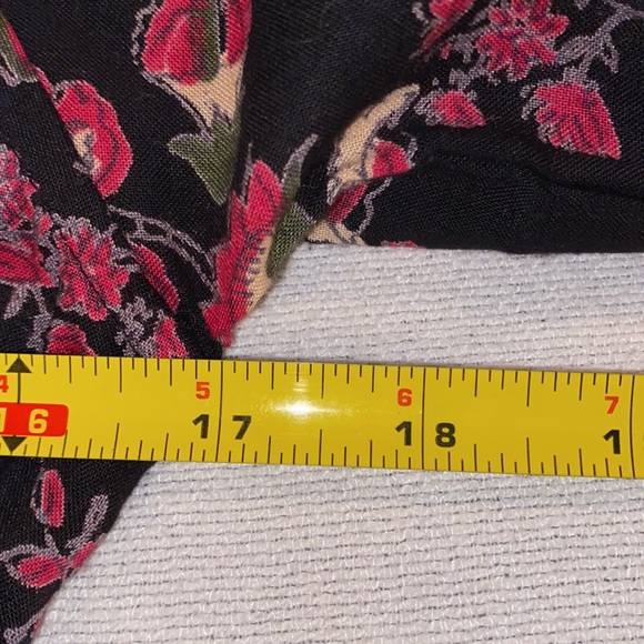 Staring at stars women’s cold shoulder black and pink floral dress size XS - Picture 6 of 9